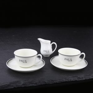 Set šálků na kávu s podšálky a mléčenkou