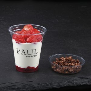 Jahodový jogurt s müsli